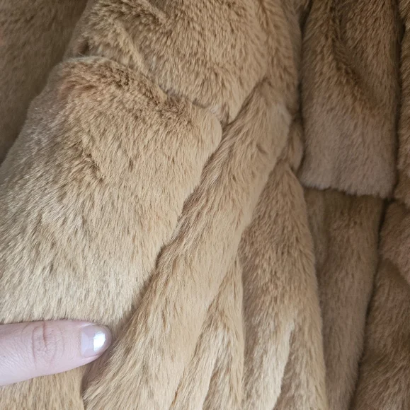 NWT Abercrombie & Fitch Faux Fur Mini Puffer Jacket - Picture 7 of 7